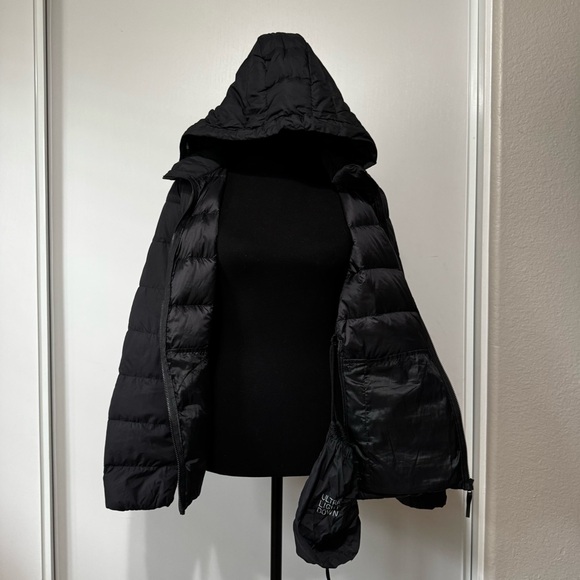 Uniqlo Women's Black Puffer Jacket - Picture 7 of 10